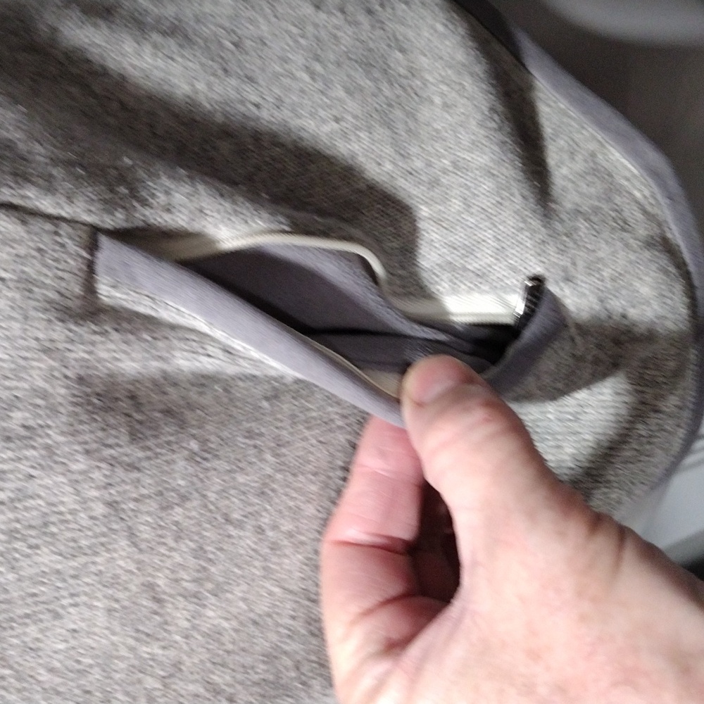 Patagonia light gray zip fleece jacket. Small - Picture 3 of 13